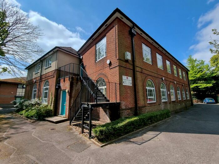 1 Bedroom Flat To Rent In Millbrook Road East, Southampton, SO15