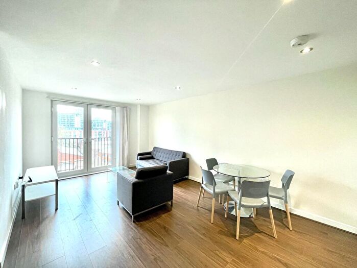 2 Bedroom Apartment To Rent In Alto, Sillavan Way, Salford, M3