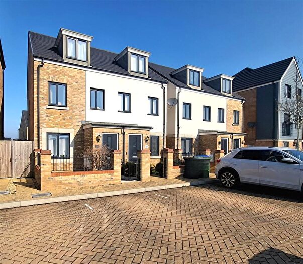 3 Bedroom Semi Detached House For Sale In Pethick Road, Wick, Littlehampton, BN17