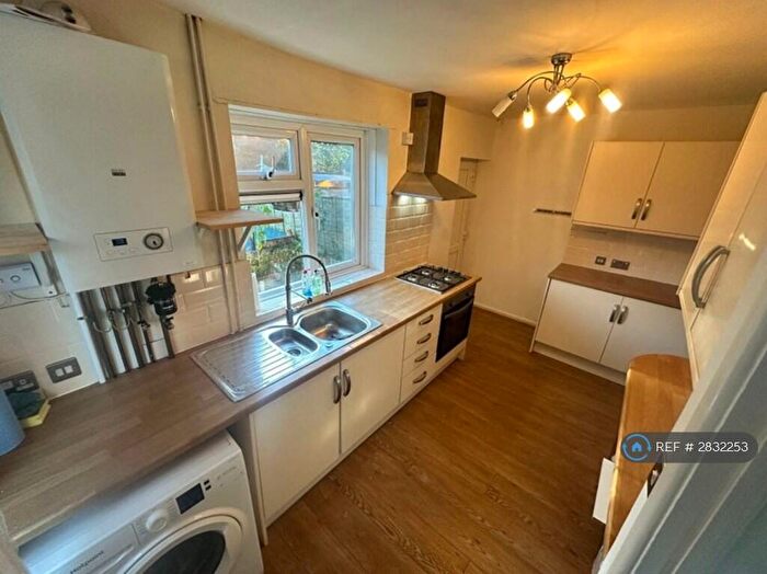 2 Bedroom Semi Detached House To Rent In Myrtle Road, Southampton, SO16