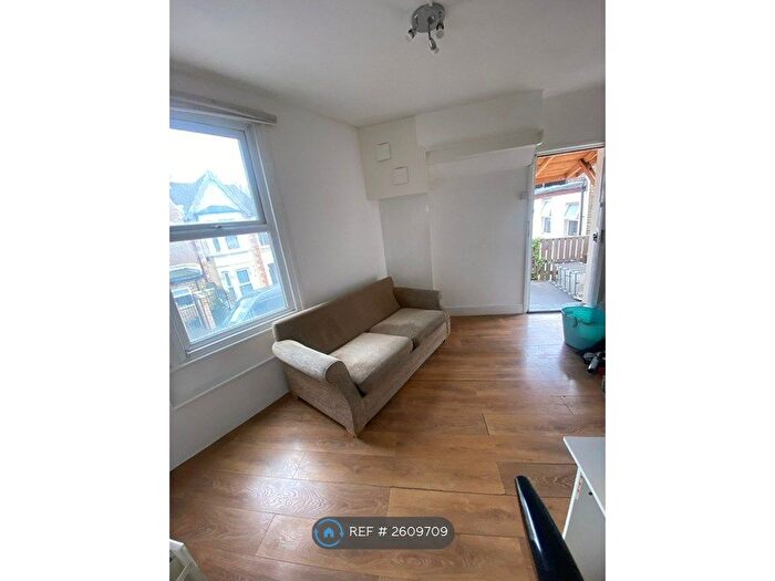 2 Bedroom Flat To Rent In Langthorne Road, London, E11