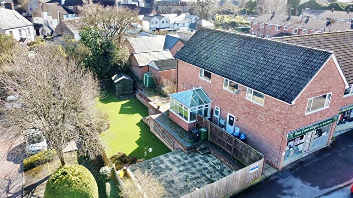 3 Bedroom End Of Terrace House For Sale In Churchill Way, Mitcheldean, GL17