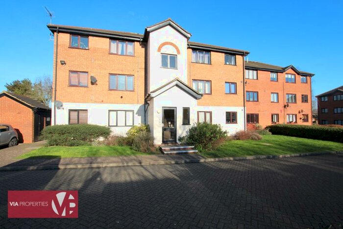 1 Bedroom Apartment To Rent In Parrotts Field, Hoddesdon, EN11