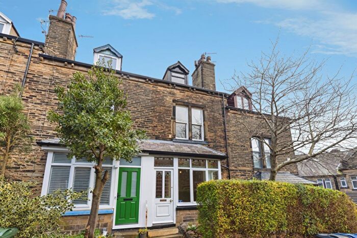 4 Bedroom Terraced House For Sale In Spring Gardens Road, Bradford, BD9