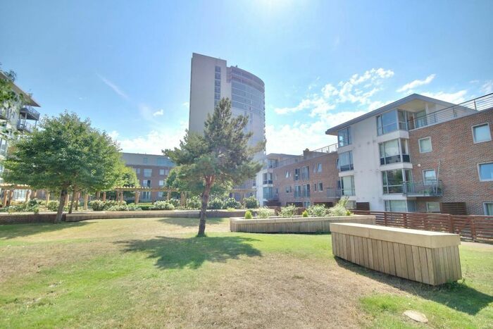 2 Bedroom Flat To Rent In Queen Street, Portsmouth, PO1
