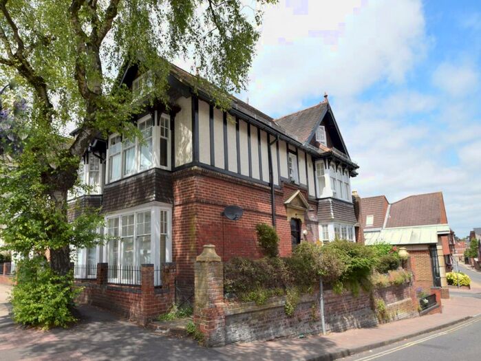 1 Bedroom Flat To Rent In Winchester City Centre, SO23