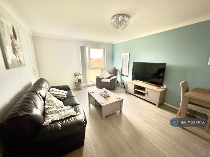 2 Bedroom Flat To Rent In Middleham Close, Ouston, Chester Le Street, DH2