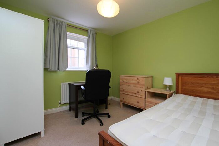 5 Bedroom Terraced House To Rent In Thomas Way - Stoke Park, BS16
