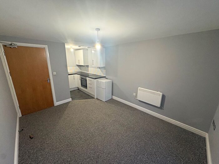 1 Bedroom Flat To Rent In Neath Road, Plasmarl, Swansea, SA6