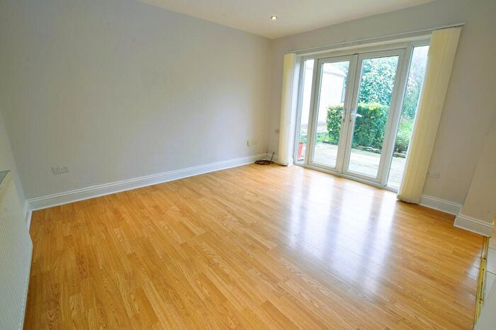 3 Bedroom Detached House For Sale In Bicester Road, Kidlington, OX5