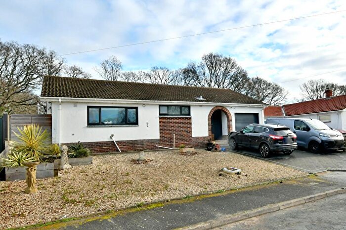3 Bedroom Detached Bungalow For Sale In Dales Close, Colehill, Dorset, BH21