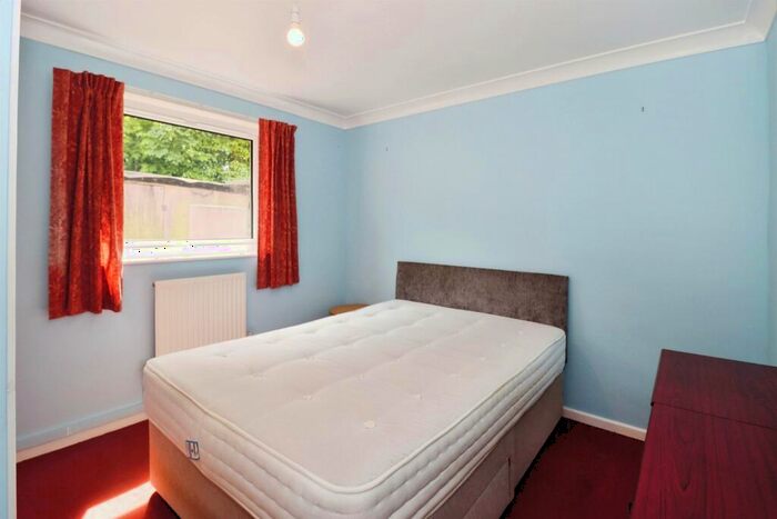 2 Bedroom Semi-Detached Bungalow For Sale In Penrith Gardens, Bristol, BS10