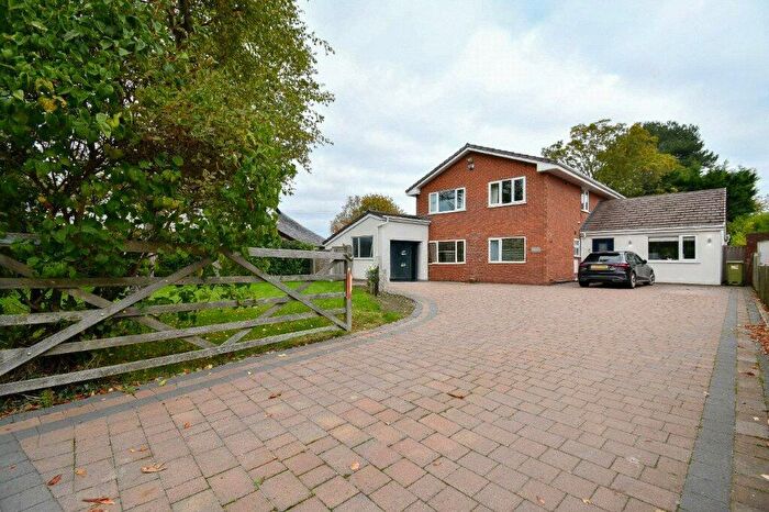 4 Bedroom Detached House For Sale In Birkenhead Road, Willaston, Neston, CH64