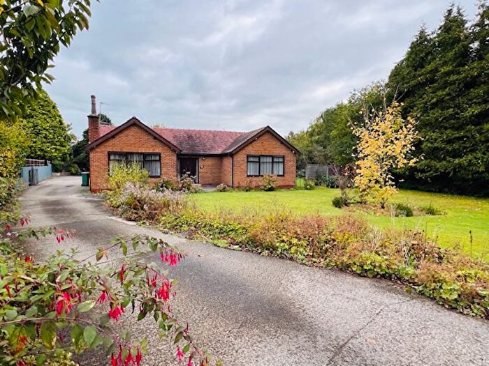 2 Bedroom Detached Bungalow For Sale In Woodplumpton Road, Fulwood, Preston, PR2