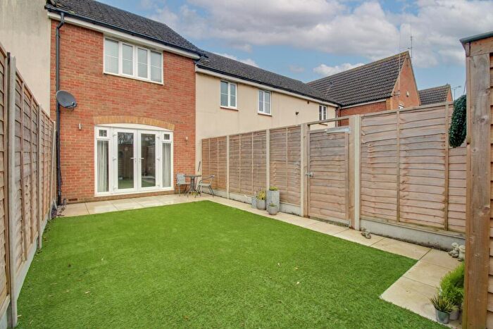 2 Bedroom Terraced House For Sale In Bushell Close, Leighton Buzzard, Bedfordshire, LU7