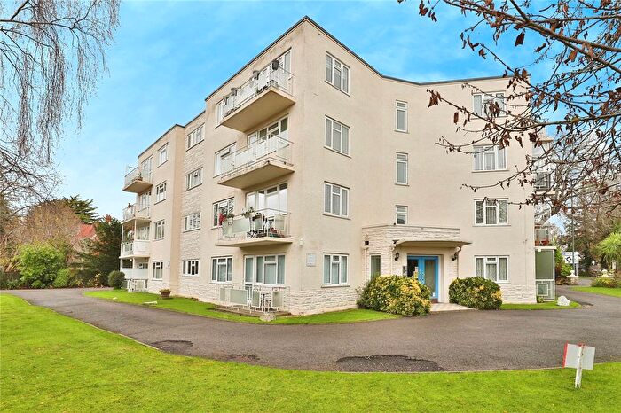 2 Bedroom Flat For Sale In Durley Chine Road, Bournemouth, Dorset, BH2