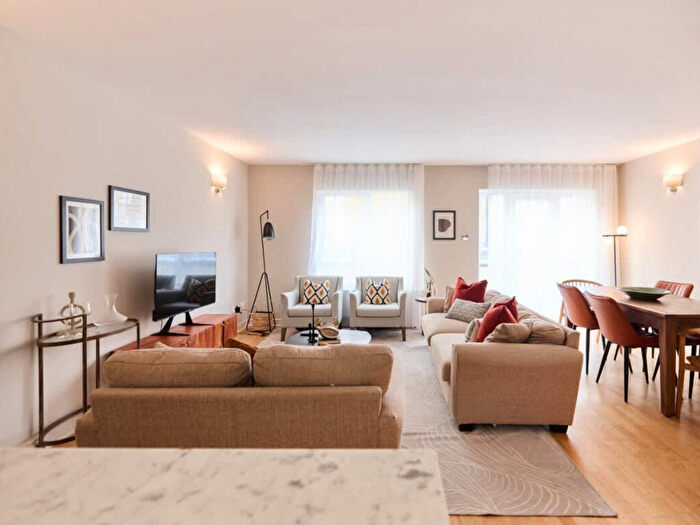 4 Bedroom Apartment To Rent In Sussex Way, London, N19