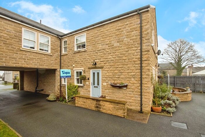 2 Bedroom Flat For Sale In Halifax Road, Liversedge, WF15
