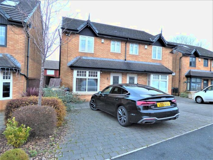 3 Bedroom Semi-Detached House To Rent In Abbey Close, Morris Green, Bolton, BL3