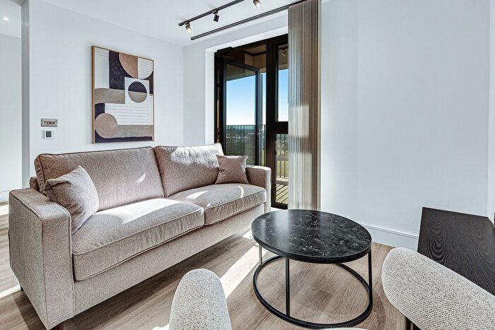 1 Bedroom Flat To Rent In Scrubs Lane, London, NW10