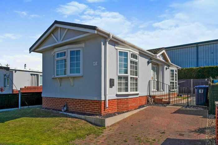 1 Bedroom Property For Sale In Staverton Park, Staverton, Cheltenham, GL51