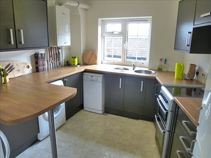 2 Bedroom Apartment To Rent In Wide Lane, Southampton, SO18