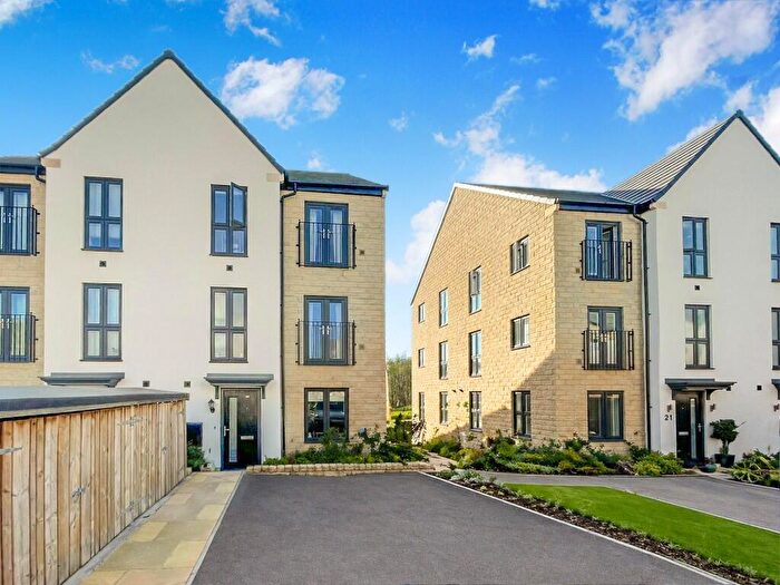 2 Bedroom End Of Terrace House For Sale In Clayton Wood Road, Leeds, West Yorkshire, LS16