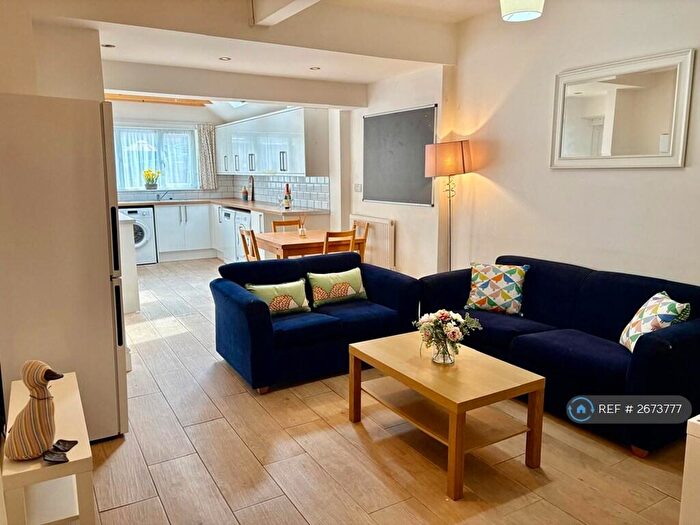 5 Bedroom Terraced House To Rent In Chilwell Street, Nottingham, NG7