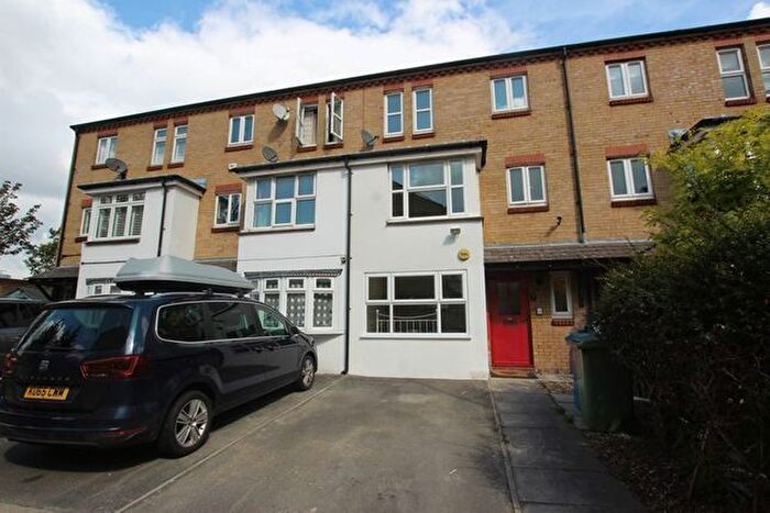 5 Bedroom Terraced House To Rent In Keats Close, Bermondsey, SE1