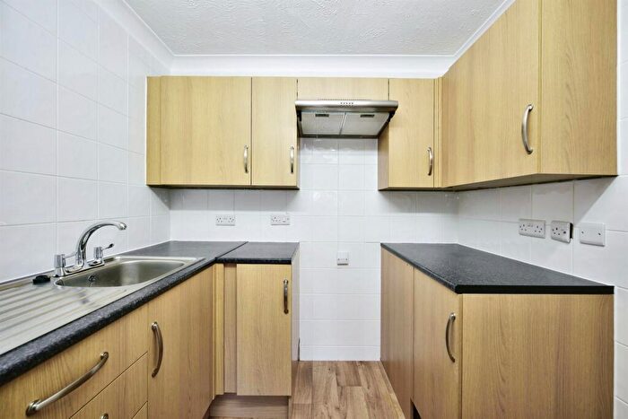 1 Bedroom Retirement Property To Rent In Hengist Court, Marsham Street, Maidstone, ME14