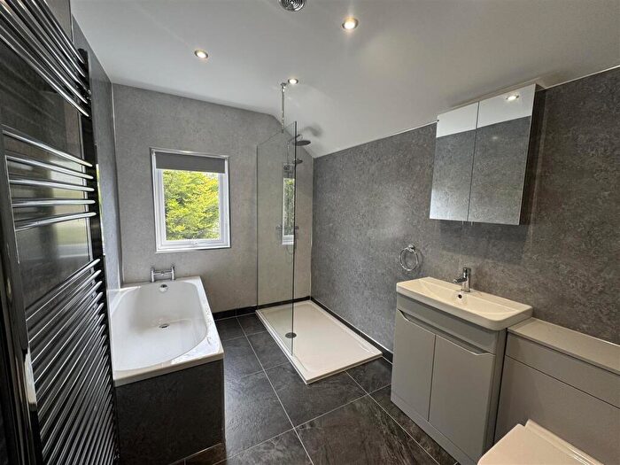 3 Bedroom Terraced House To Rent In Gordon Road, Hailsham, BN27