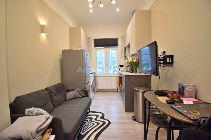 1 Bedroom Apartment To Rent In London Road, Reading, RG1