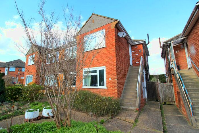 2 Bedroom Maisonette To Rent In Collier Close, Maidenhead, SL6