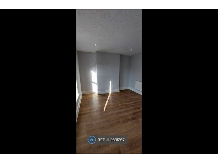 4 Bedroom Terraced House To Rent In Windmill Road, Luton, LU1