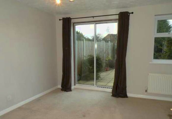 2 Bedroom Town House To Rent In The Paddock, Boulton Moor, DE24