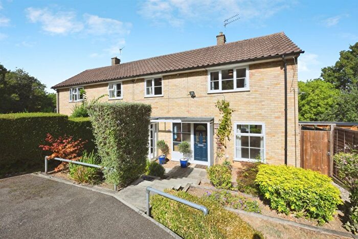 3 Bedroom Semi-Detached House For Sale In Knightsfield, Welwyn Garden City, AL8