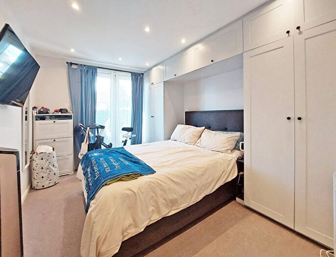 1 Bedroom Flat For Sale In Roxborough Avenue, Harrow, Greater London, HA1