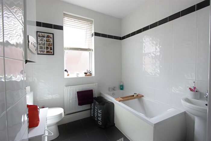 2 Bedroom Flat To Rent In Onslow Road, Sheffield, S11