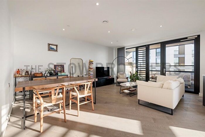 2 Bedroom Flat To Rent In Millstream Tower, Tottenham, N17