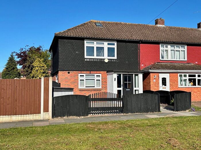 3 Bedroom Semi-Detached House To Rent In Macron Way, Upminster, RM14