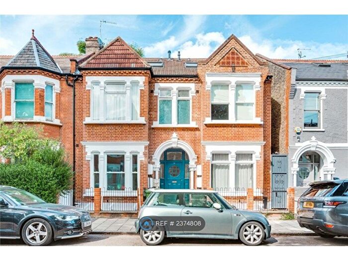 3 Bedroom Maisonette To Rent In Englewood Road, London, SW12
