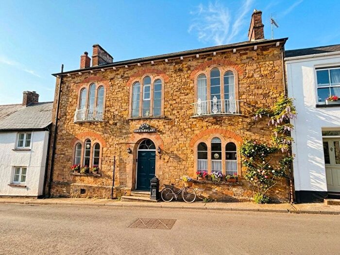 5 Bedroom Detached House For Sale In South Street, Hatherleigh, Okehampton, EX20