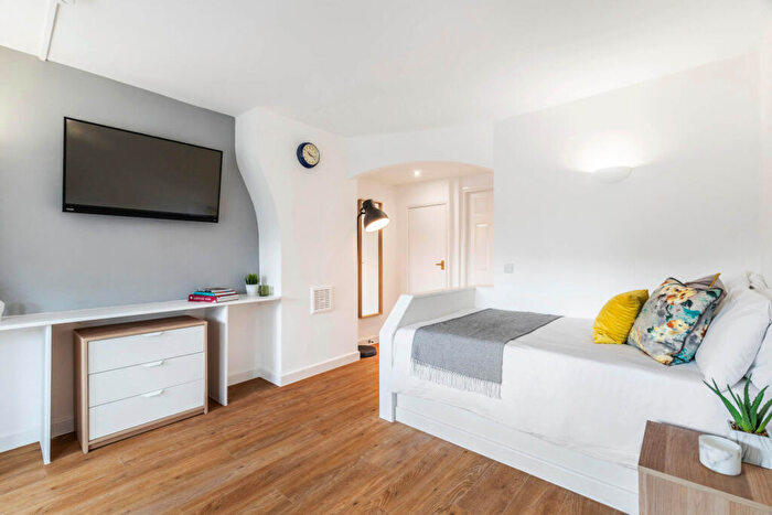 1 Bedroom Flat To Rent In Argie Avenue, Leeds, LS4