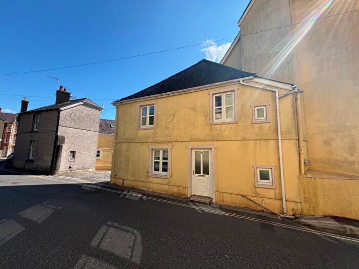 2 Bedroom End Of Terrace House To Rent In George Street, Llandeilo, Carmarthenshire., SA19