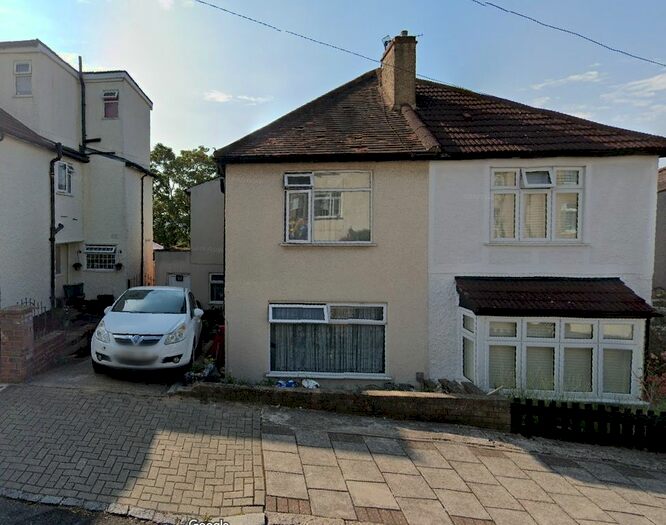 3 Bedroom Semi-Detached House To Rent In Kynaston Road, Bromley BR1