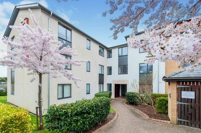 2 Bedroom Flat To Rent In Drakes Drive, Stevenage, SG2