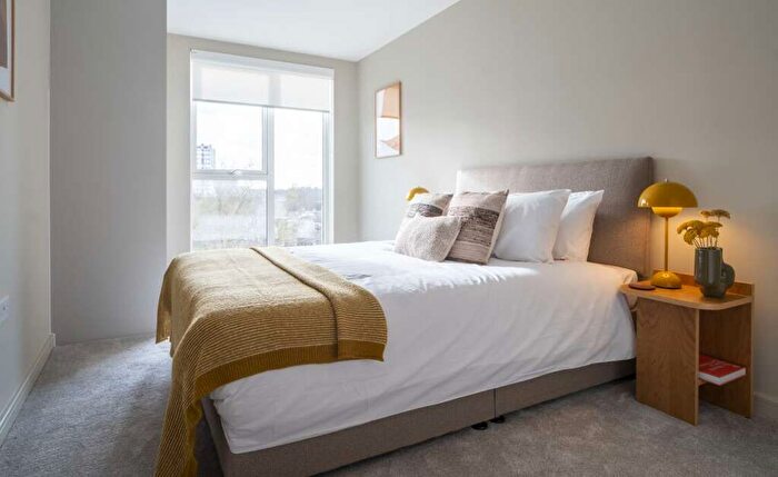 1 Bedroom Flat To Rent In Strafford Road, Acton, W3