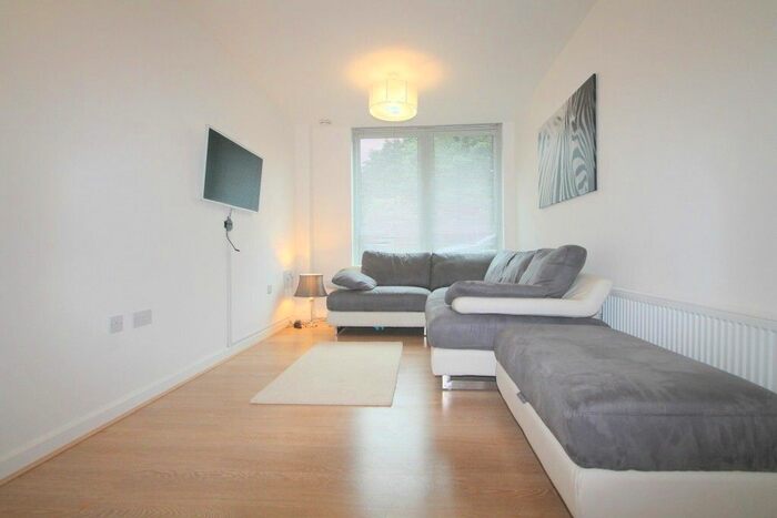 2 Bedroom Flat To Rent In George Court, Norstead Place, Roehampton, SW15
