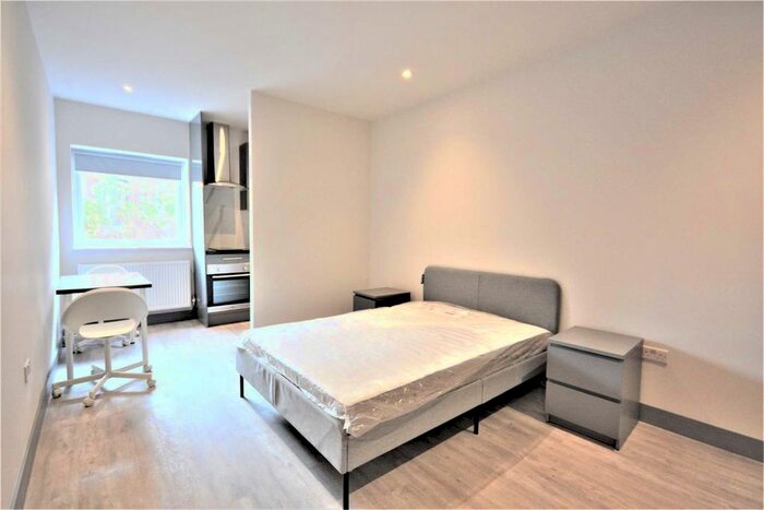 Studio To Rent In Colindale Avenue, London, NW9
