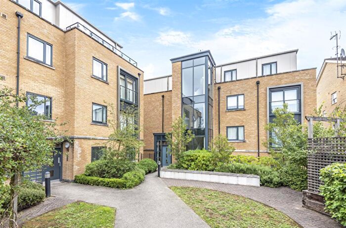 1 Bedroom Apartment To Rent In Sanderstead Road, South Croydon, CR2